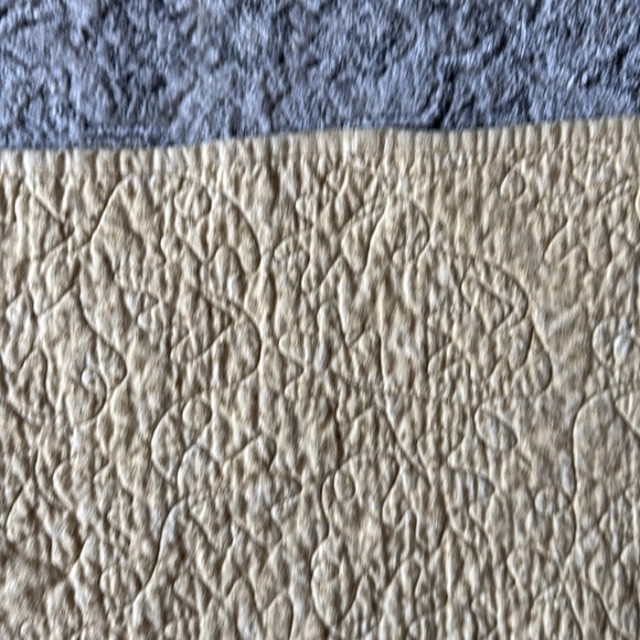 Hand made flannel quilt - Picture 10 of 11